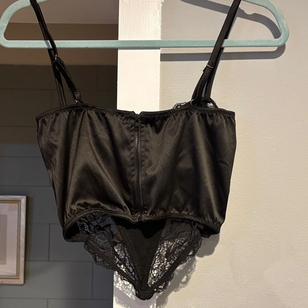 NWT Veena Stretch‎ Satin Lace Corset Top